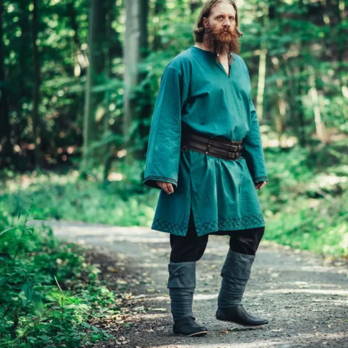 Leonardo Carbone Bestickte Tunika Thorgrim, Grün 1 Leonardo Carbone Bestickte Tunika Thorgrim, Grün