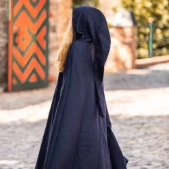 Leonardo Carbone Gestickte Mantel Damia Mit Fibula, Blau 11 Leonardo Carbone Gestickte Mantel Damia Mit Fibula, Blau -Angebote Wikinger Kleidung Store gestickte mantel damia mit fibula blau 5