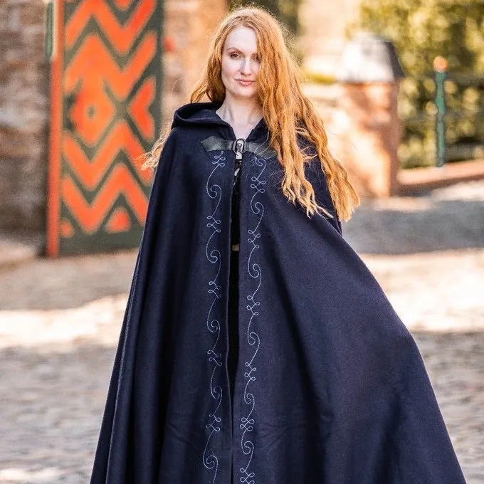 Leonardo Carbone Gestickte Mantel Damia Mit Fibula, Blau 1 Leonardo Carbone Gestickte Mantel Damia Mit Fibula, Blau