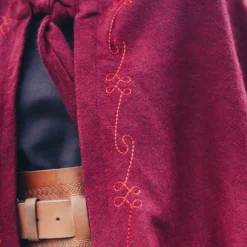 Leonardo Carbone Gestickte Mantel Damia, Rot -Angebote Wikinger Kleidung Store gestickte mantel damia rot 2