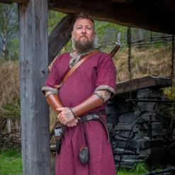 Leonardo Carbone Keltische Tunika, Kurze Ärmel, Rot