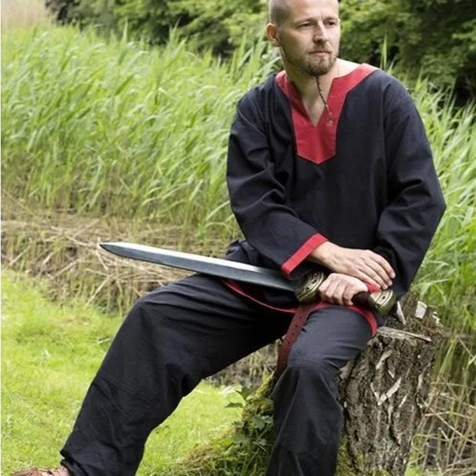 Epic Armoury Mittelalterliche Langärmelige Tunika Schwarz-rot 3 Epic Armoury Mittelalterliche Langärmelige Tunika Schwarz-rot – Bild 3