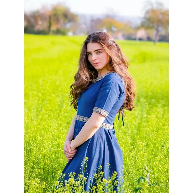 Leonardo Carbone Renaissancekleid Mit Kurzen Ärmeln, Blau 3 Leonardo Carbone Renaissancekleid Mit Kurzen Ärmeln, Blau – Bild 3