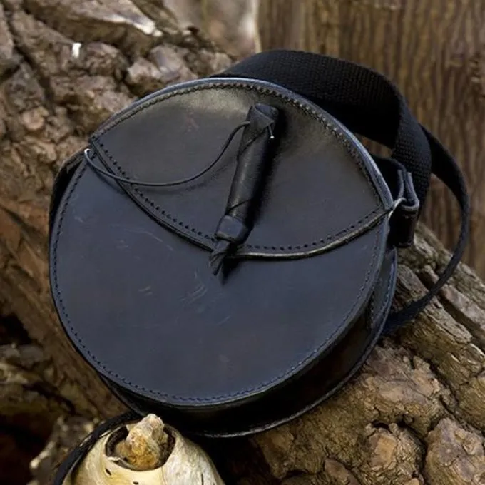 Epic Armoury Runde Ledertasche, Schwarz 4 Epic Armoury Runde Ledertasche, Schwarz – Bild 4