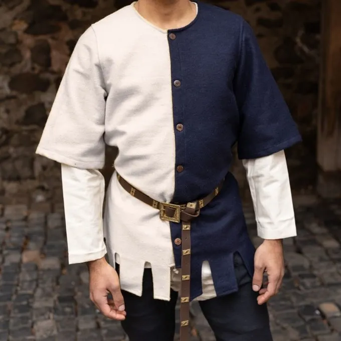 Burgschneider Surcoat Aleran, Rechte Seite, Natürlich 1 Burgschneider Surcoat Aleran, Rechte Seite, Natürlich