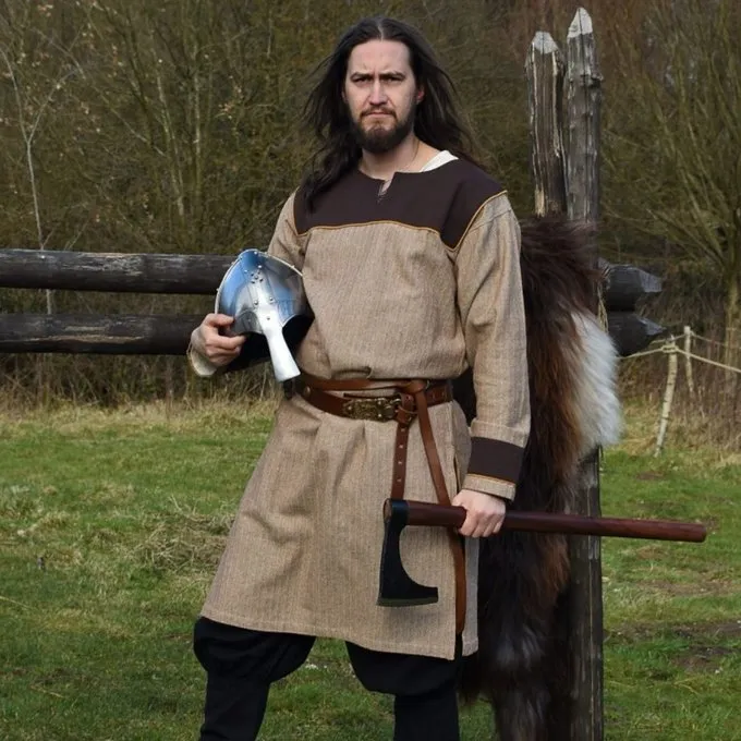 Thorsberg Tunika Fischgrät-Muster, Braun 1 Thorsberg Tunika Fischgrät-Muster, Braun