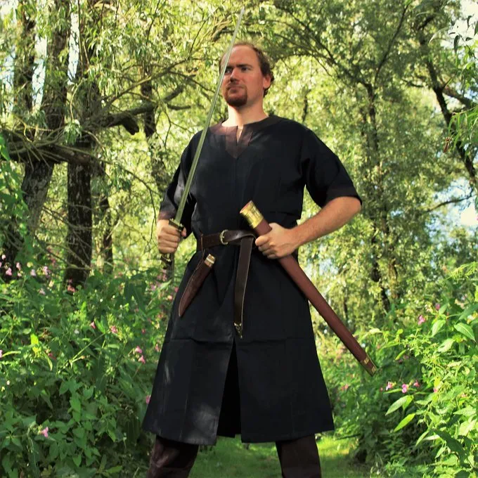 Leonardo Carbone Tunika Edgar, Schwarz / Braun 1 Leonardo Carbone Tunika Edgar, Schwarz / Braun