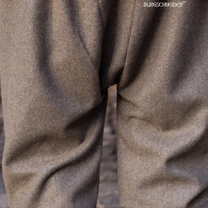 Burgschneider Wikingerhose Fischgrätenmotiv Tilda, Olivgrau 3 Burgschneider Wikingerhose Fischgrätenmotiv Tilda, Olivgrau – Bild 3