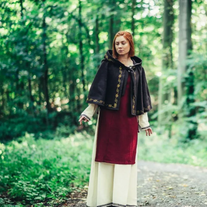 Leonardo Carbone Wolle Chaperon Runa, Schwarz 1 Leonardo Carbone Wolle Chaperon Runa, Schwarz